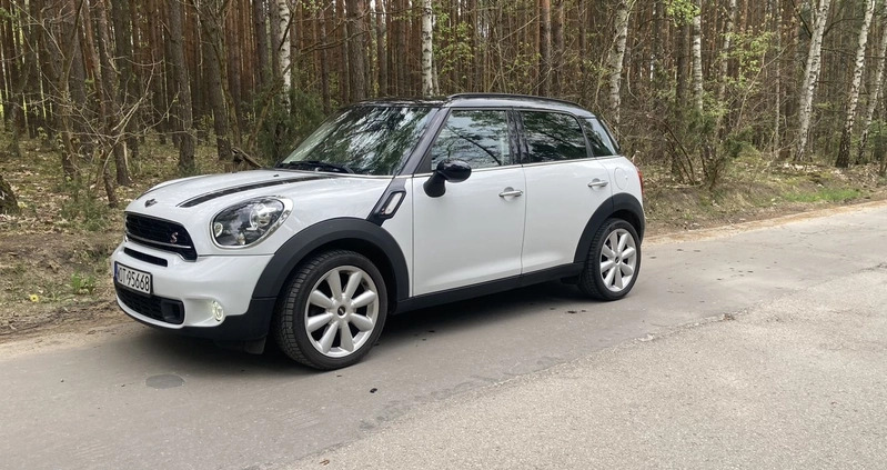 MINI Countryman cena 53900 przebieg: 146000, rok produkcji 2016 z Józefów małe 436